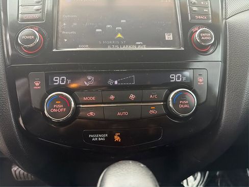 Used 2015 Nissan Rogue SL w/ SL Premium Package image 25