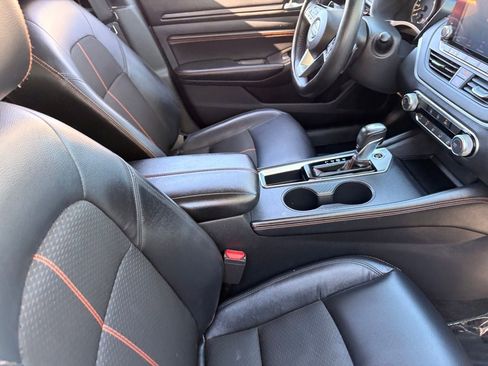 Used 2020 Nissan Altima 2.5 SR FWD image 12