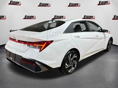 Used 2024 Hyundai Elantra SEL w/ Convenience Package image 5