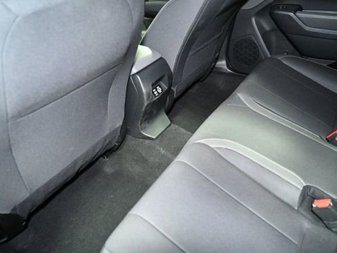 Used 2025 Subaru Crosstrek 2.0i Premium image 40