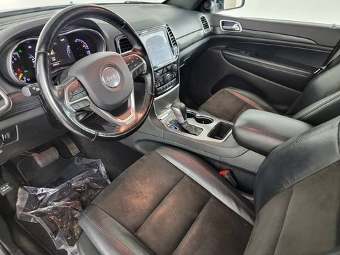 Used 2020 Jeep Grand Cherokee Altitude AWD/4WD image 11