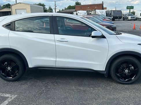 Used 2022 Honda HR-V LX image 4