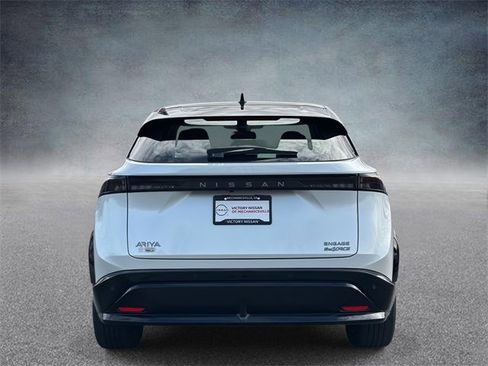 Used 2023 Nissan Ariya AWD image 5