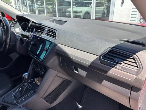 Used 2018 Volkswagen Tiguan SE w/ Panoramic Sunroof Package FWD image 14
