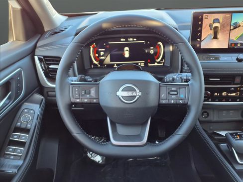 New 2026 Nissan Rogue Platinum w/ Tech Package AWD/4WD image 15