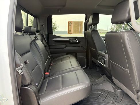 Used 2024 Chevrolet Silverado 1500 LTZ AWD/4WD image 35