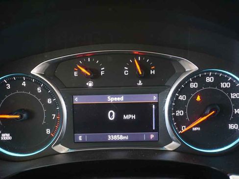 Used 2020 Chevrolet Traverse LT image 17