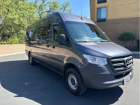 Used 2024 Mercedes-Benz Sprinter 2500 image 5