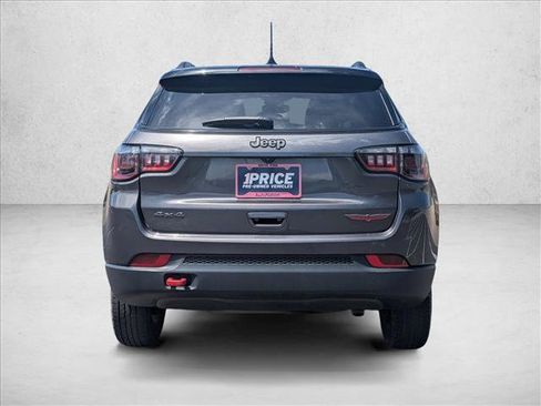 Used 2022 Jeep Compass Trailhawk AWD/4WD image 7