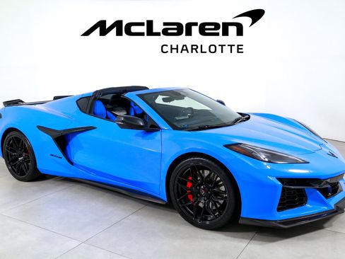 Used 2024 Chevrolet Corvette Z06 RWD image 2