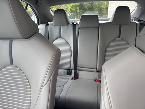 Used 2023 Toyota Camry SE w/ Cold Weather Package image 19