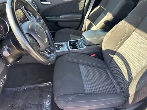 Used 2023 Dodge Charger SXT image 9