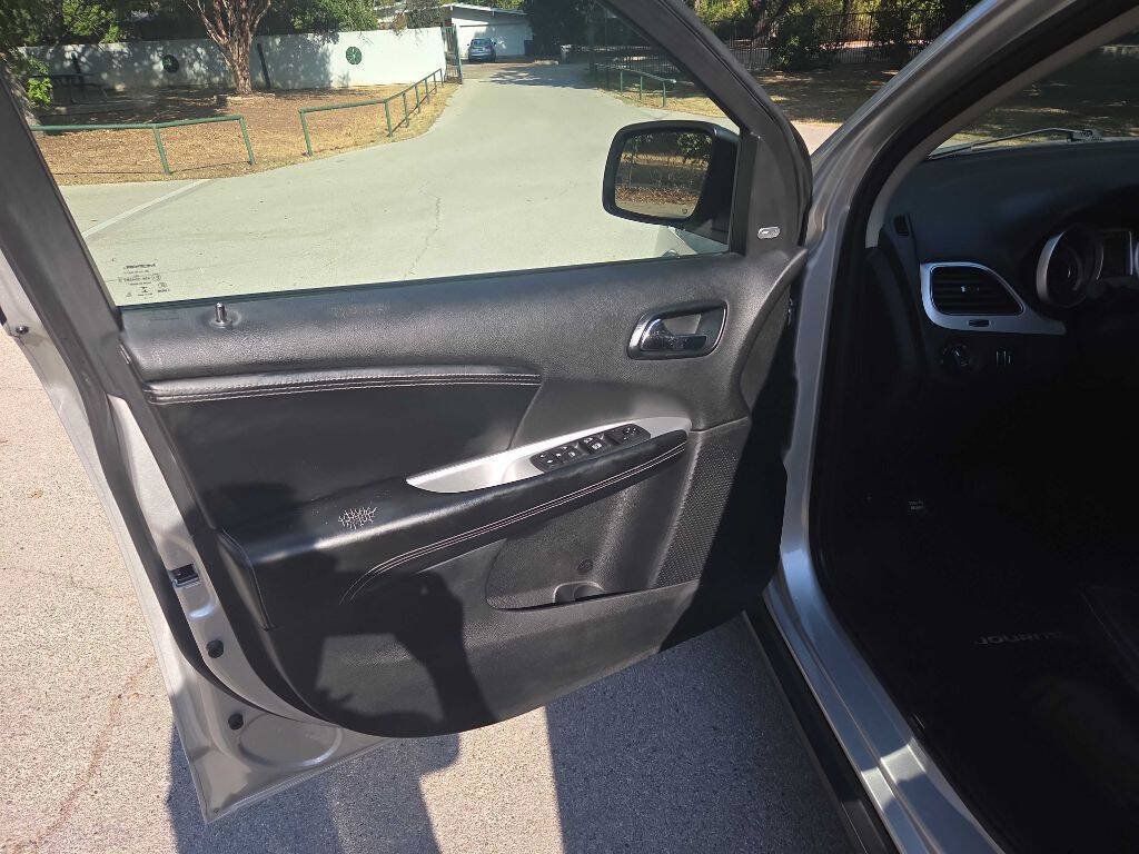 Used 2013 Dodge Journey Crew w/ Flexible Seating Group AWD/4WD image 15