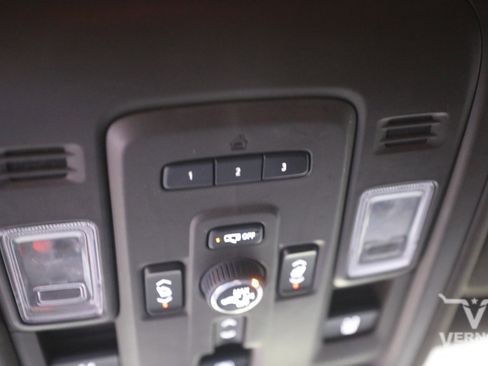 Used 2021 GMC Yukon Denali image 33