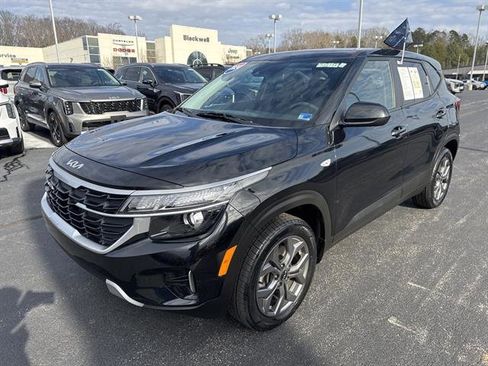 Certified 2024 Kia Seltos LX image 3