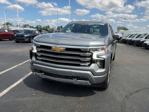 Used 2024 Chevrolet Silverado 1500 High Country AWD/4WD image 3