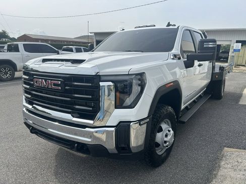 Used 2025 GMC Sierra 3500 Pro w/ Convenience Package AWD/4WD image 8