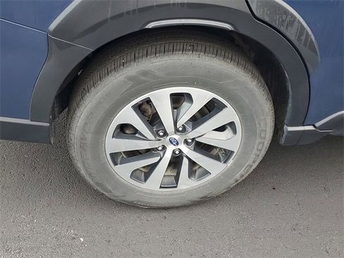 Certified 2023 Subaru Outback Premium image 5