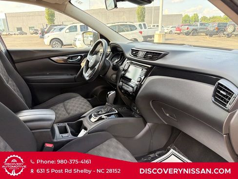 Certified 2019 Nissan Rogue Sport SV w/ Technology Package FWD image 44