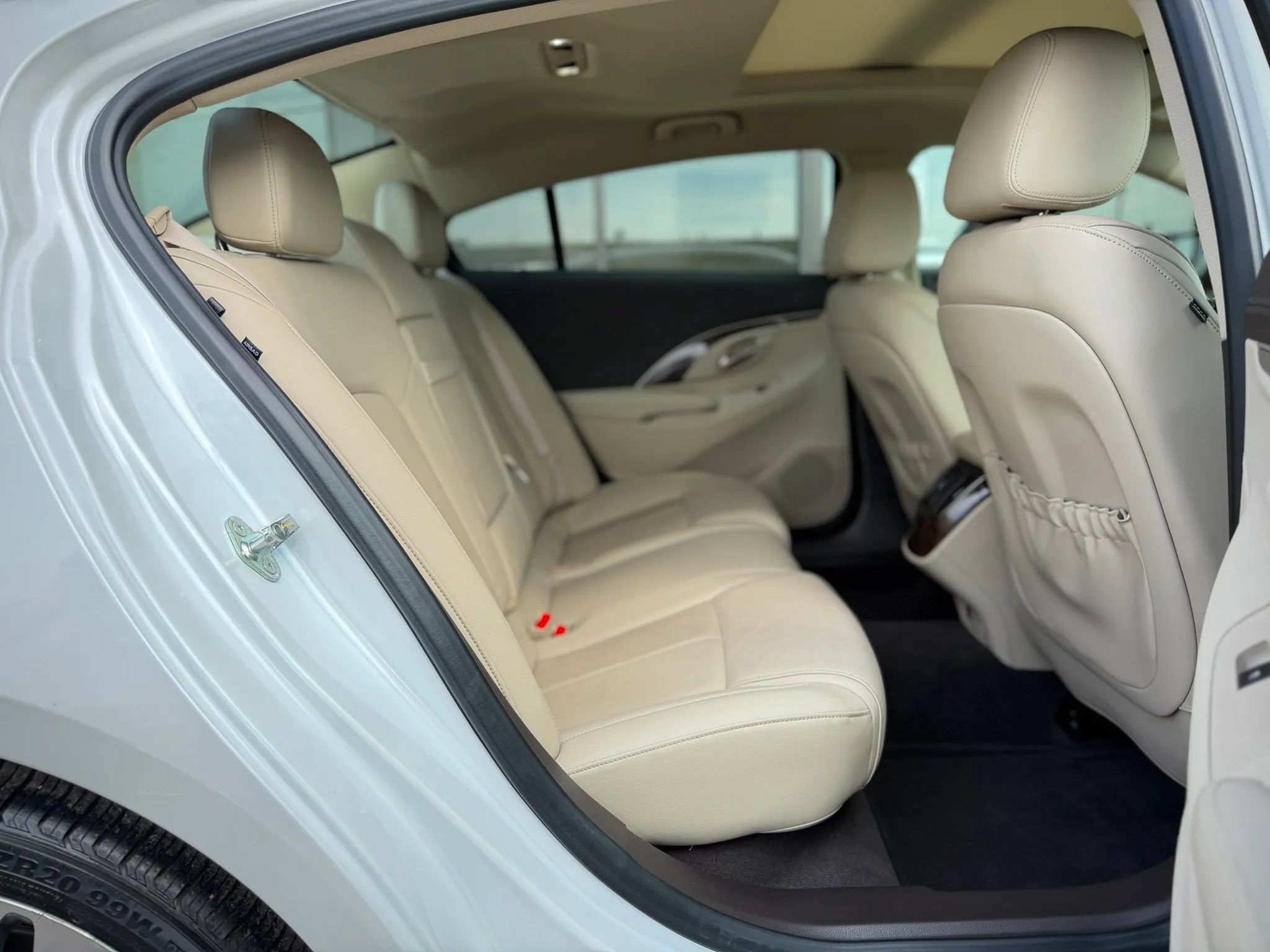 Used 2016 Buick LaCrosse Premium w/ Driver Confidence Package #1 FWD image 17