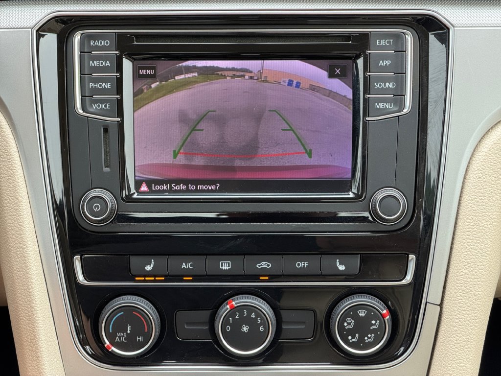 Used 2019 Volkswagen Passat 2.0T Wolfsburg w/ Wheels & Sunroof Package FWD image 12