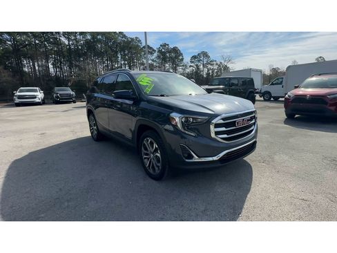 Certified 2018 GMC Terrain SLT w/ Preferred Package image 2