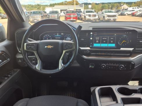Used 2022 Chevrolet Silverado 1500 LT image 19