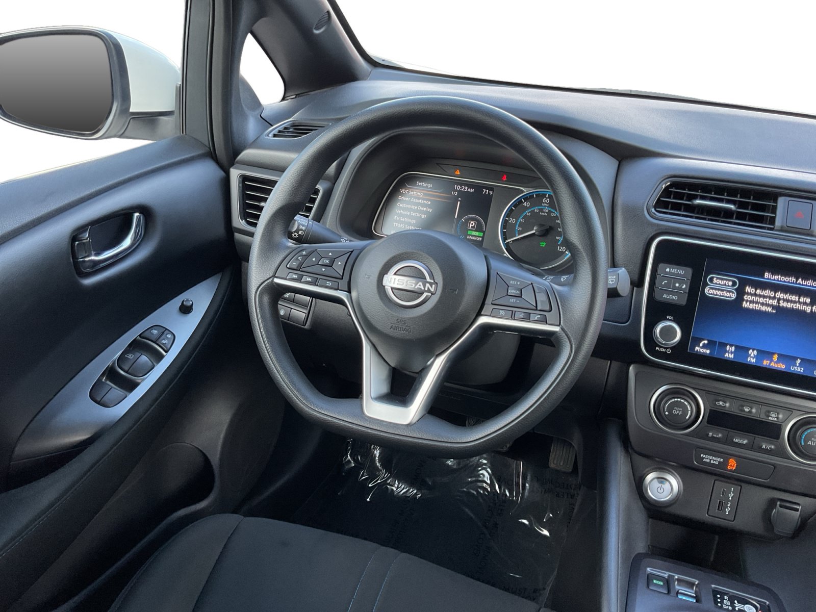 Used 2025 Nissan Leaf S FWD image 11