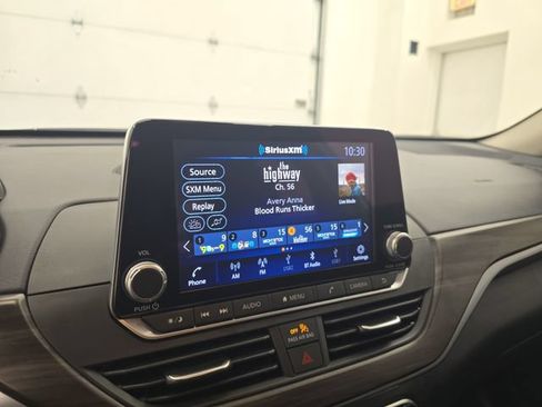 Used 2024 Nissan Altima 2.5 SV FWD image 21