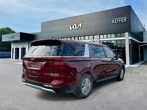 Certified 2024 Kia Carnival LX image 8