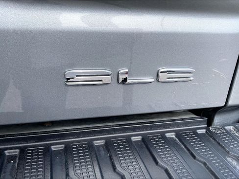 Used 2023 GMC Sierra 1500 SLE RWD image 10