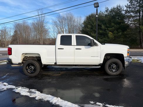 Used 2019 Chevrolet Silverado 2500 W/T w/ Snow Plow Prep Package image 4