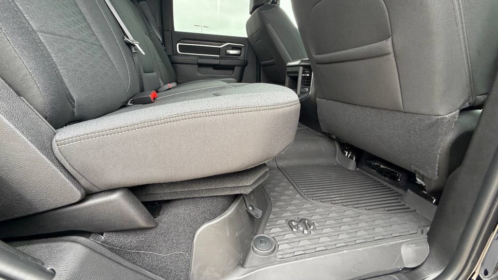 New 2026 RAM 3500 Big Horn AWD/4WD image 34