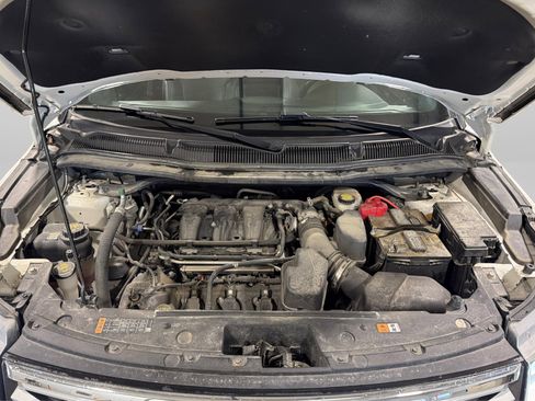 Used 2018 Ford Explorer XLT w/ Equipment Group 202A AWD/4WD image 11