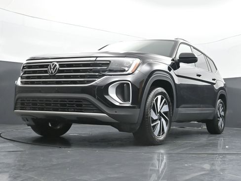 Used 2025 Volkswagen Atlas SE AWD/4WD image 36