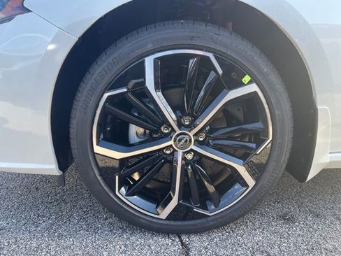 New 2025 Nissan Altima 2.5 SR image 12