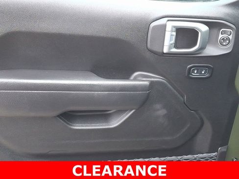 Used 2022 Jeep Gladiator Willys image 13