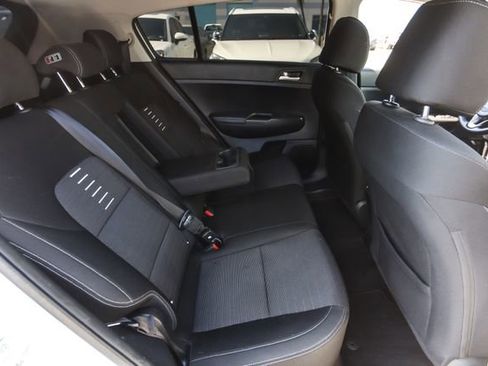 Used 2018 Kia Sportage LX image 27