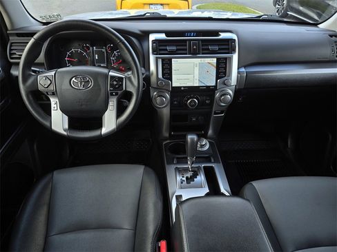 Used 2021 Toyota 4Runner SR5 Premium image 15