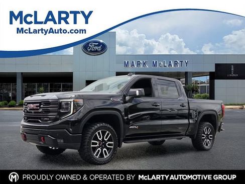 Used 2023 GMC Sierra 1500 AT4 w/ Technology Package AWD/4WD image 1