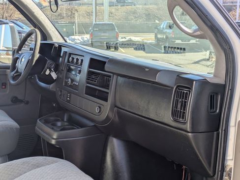Used 2014 Chevrolet Express 3500 image 14