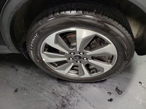 Used 2024 Ford Escape Platinum AWD/4WD image 12