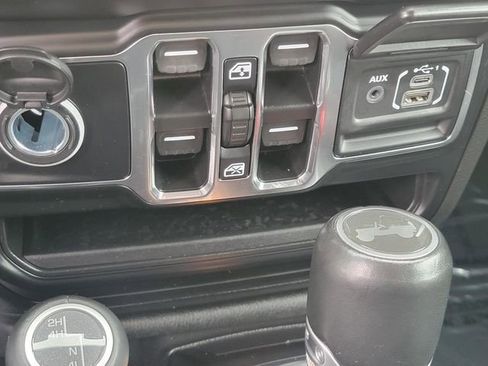 Used 2021 Jeep Wrangler Unlimited Sahara image 23