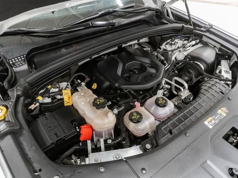 Used 2023 Jeep Grand Cherokee Summit w/ Advanced Protech Group IV AWD/4WD image 3
