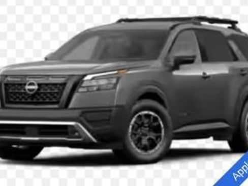 Used 2025 Nissan Pathfinder SV AWD/4WD image 4
