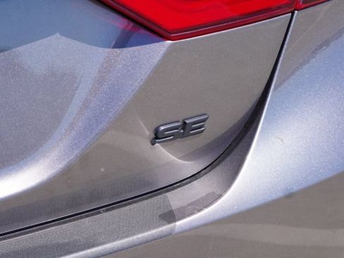 Used 2023 Toyota Camry SE FWD image 9
