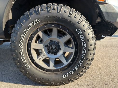 Used 2020 Ford Ranger Lariat w/ Equipment Group 501A Mid image 11