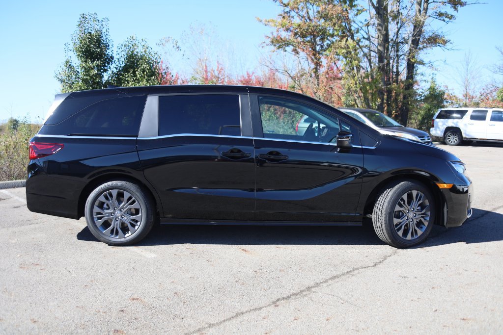 New 2027 Honda Odyssey Touring image 7
