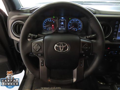 Used 2023 Toyota Tacoma TRD Sport w/ Technology Package image 18