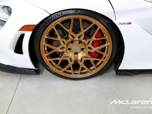 Used 2019 McLaren 720S image 24